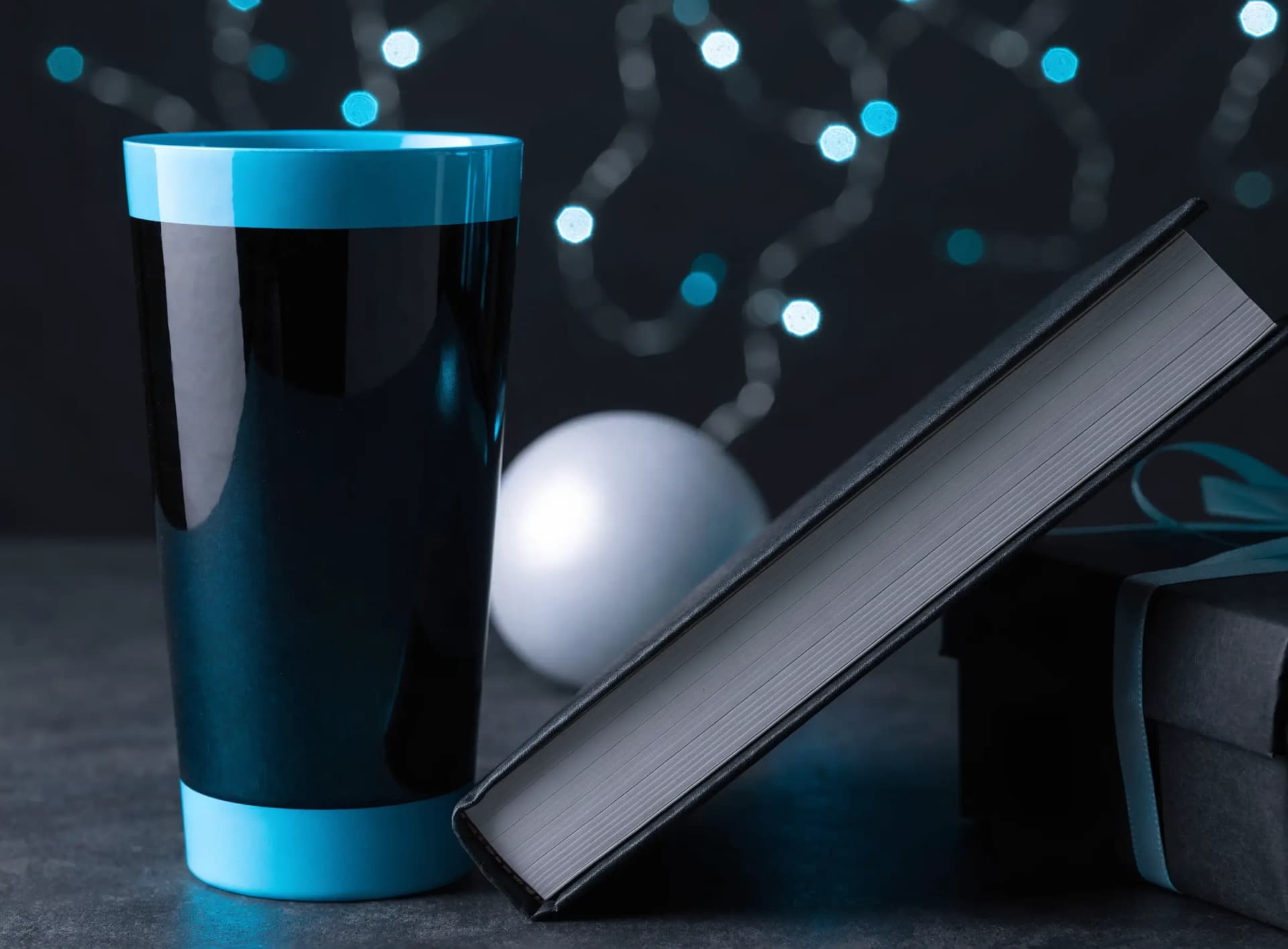 Kit navideño: Detalles de temporada elegantes, listos justo a tiempo.