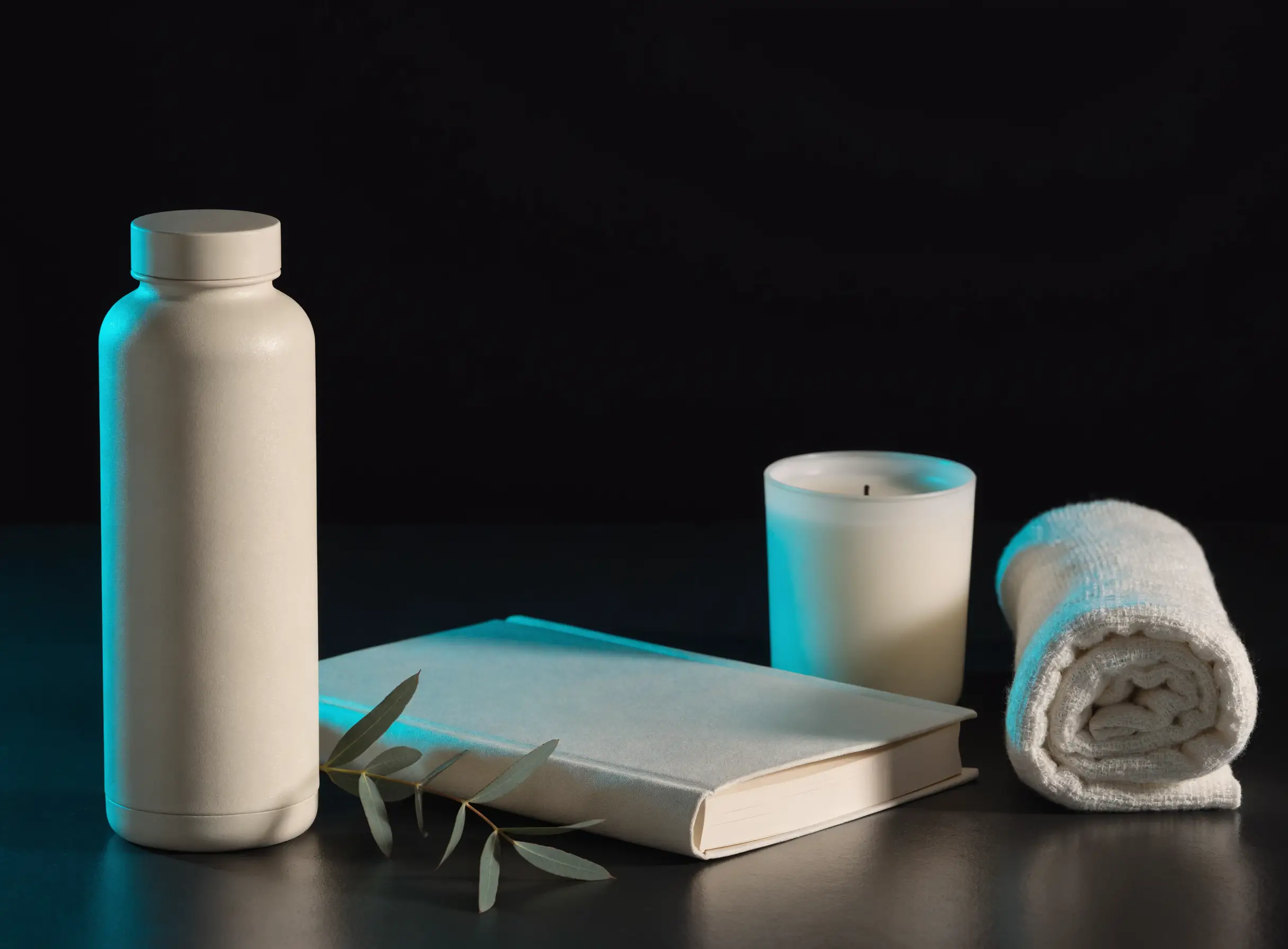 Kit bienestar: Botella, journal y esenciales para el bienestar del equipo.